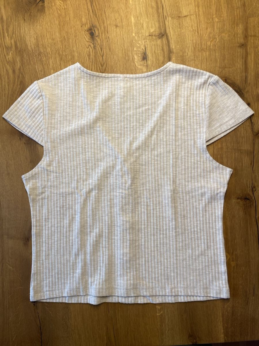 Only T-shirt: T-Shirt Only – Usato da Bonstetten venduto da Isabelle1405 1