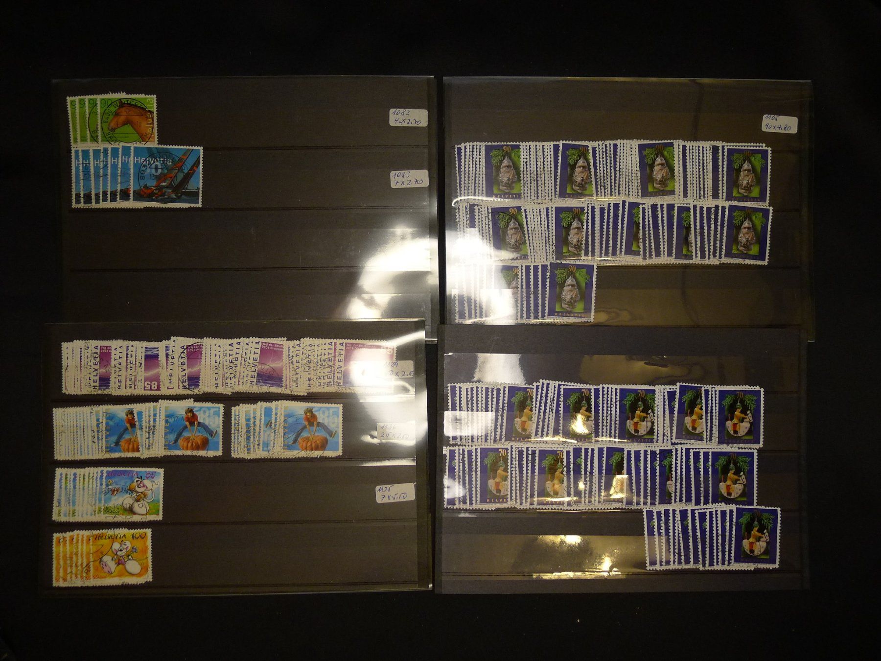 Tutti i francobolli: Schweizer Briefmarken Dubletten auf Steckkarten 2003-2005 – Usato da Dagmersellen venduto da q1w2e3r4 5
