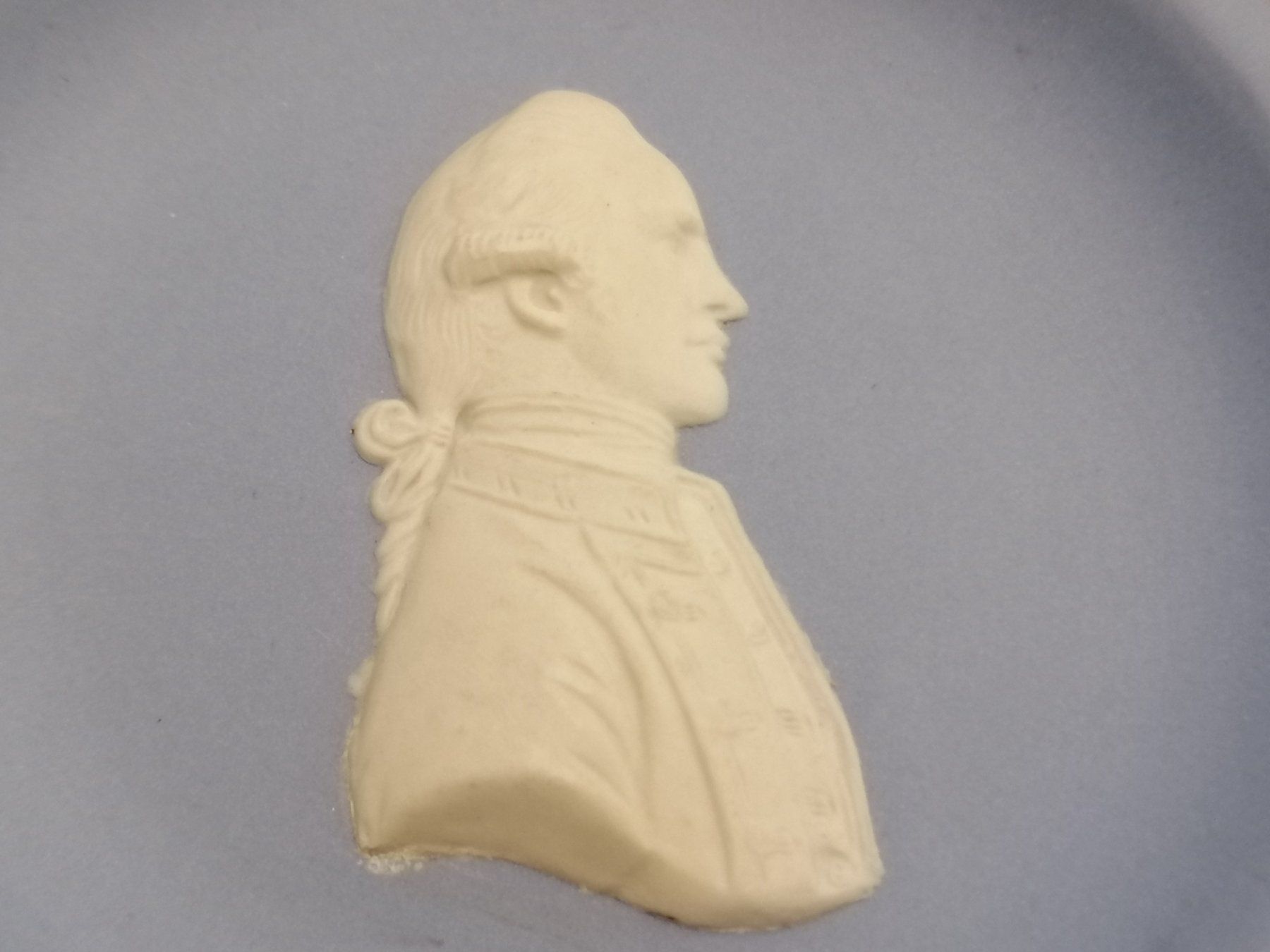 Wedgwood Piatti: Wedgwood Jasperware Platte / Schale mit Portrait – Usato da Basel venduto da vintagecollector 1