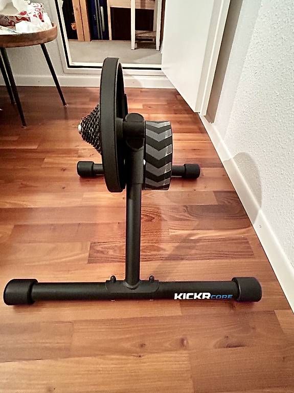 Hometrainer: Wahoo Kickt Core Rollentrainer – Usato da Unterägeri venduto da stooony 3