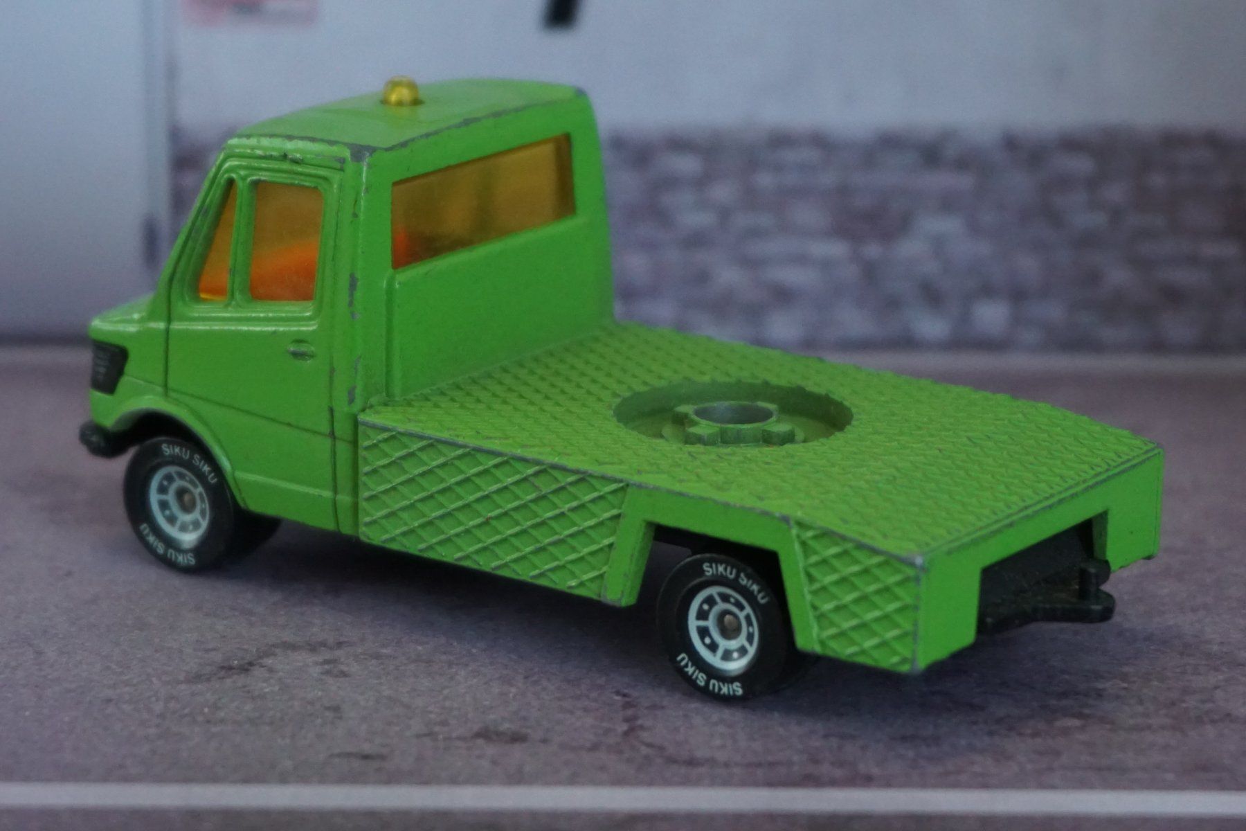 Siku Modellini d'auto: Siku Mercedes 208 Def. !!!!!!!!!! – Difettoso da Reiden venduto da Doppeldecker69 1