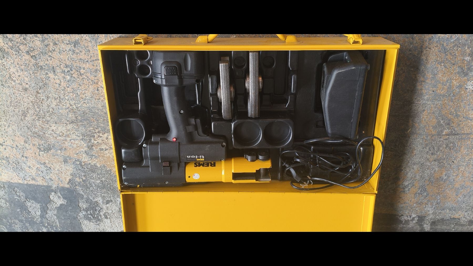 Rems Tous les outils: sertisseuse REMS – D'occasion à Yvonand par jmp_2hbr 2
