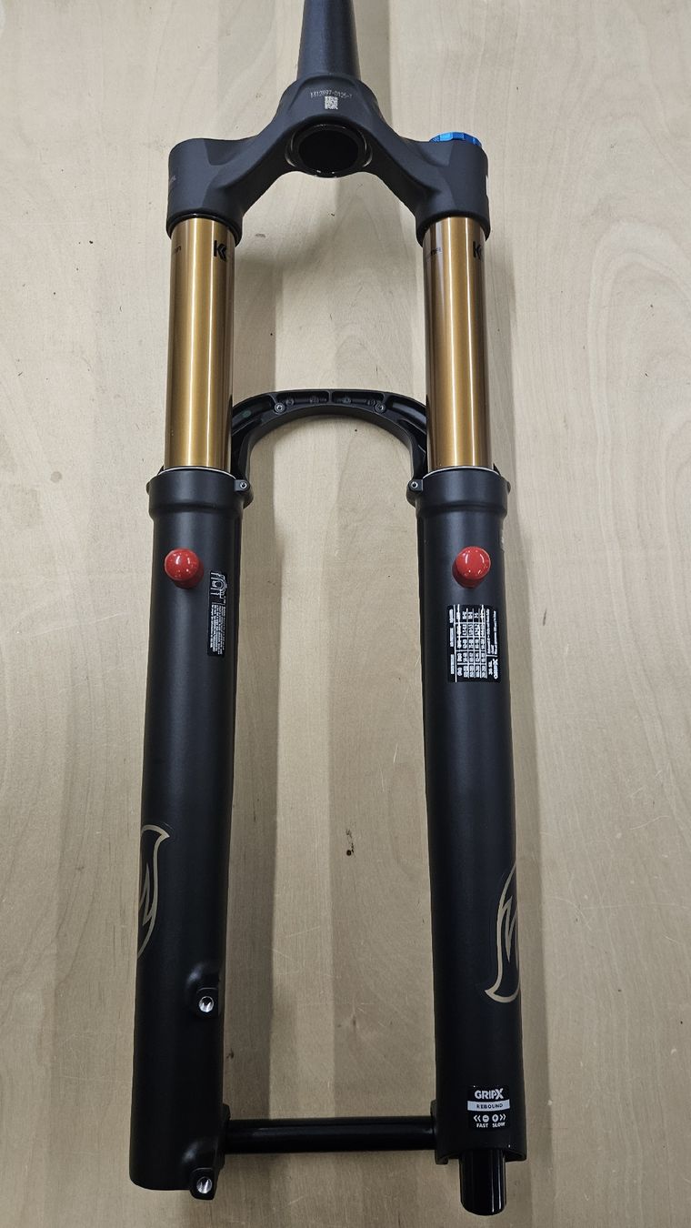 Fox Pezzi di ricambio: Fox 36 SL 29" 140mm Grip X – Nuovo e nell'imballaggio originale da Laupen BE venduto da zeh_xd8z 1