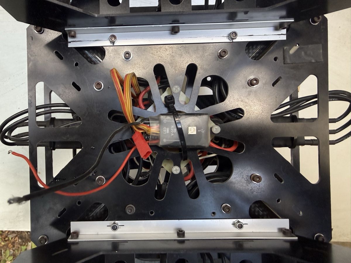 RC Modellbau: Professioneller Carbon Quadrokopter hochwertigen Komponenten – Gebraucht aus Unterengstringen von Birchermuesli63 5