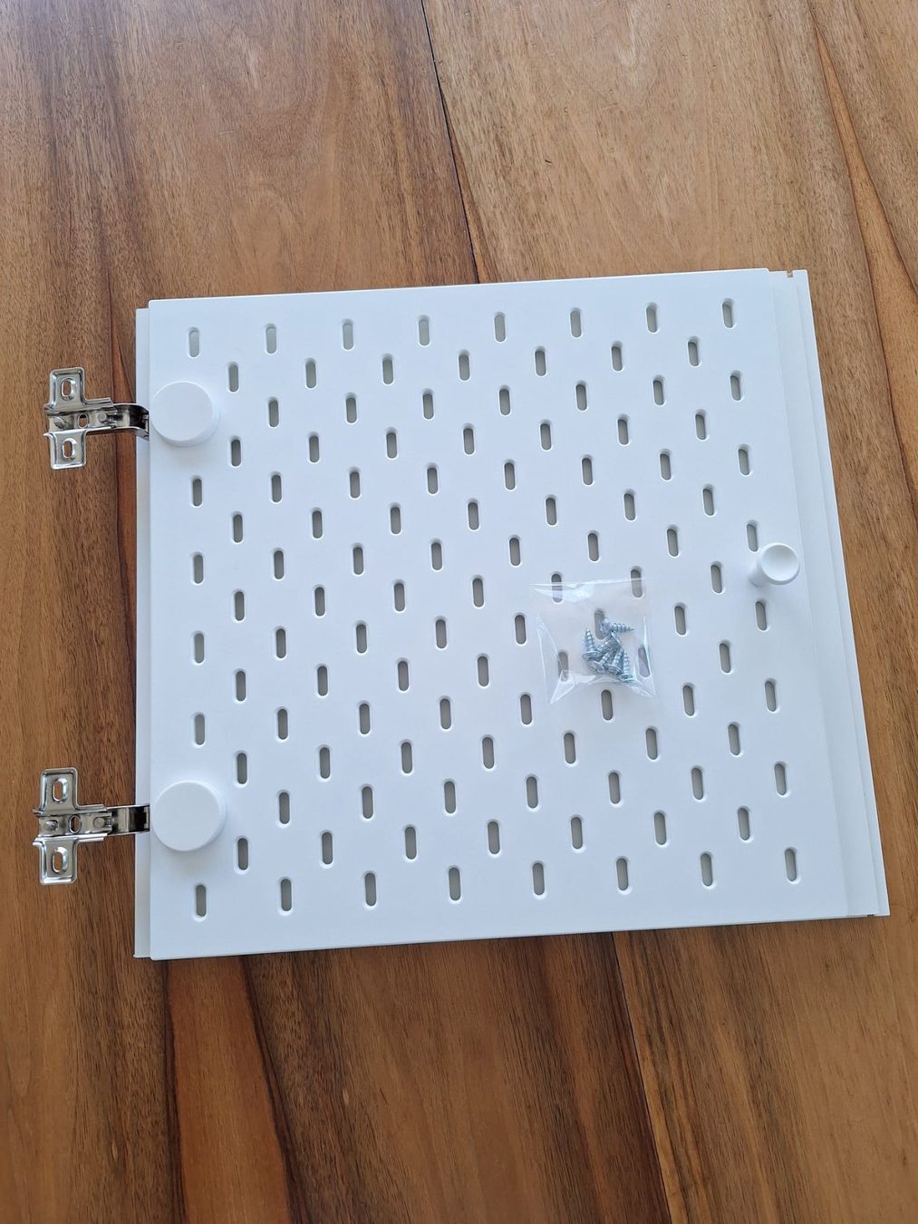 Ikea Scaffali: IKEA KALLAX Regaleinsatz mit Lochplatte – Nuovo (secondo la descrizione) da Birr venduto da Ghostpower1958