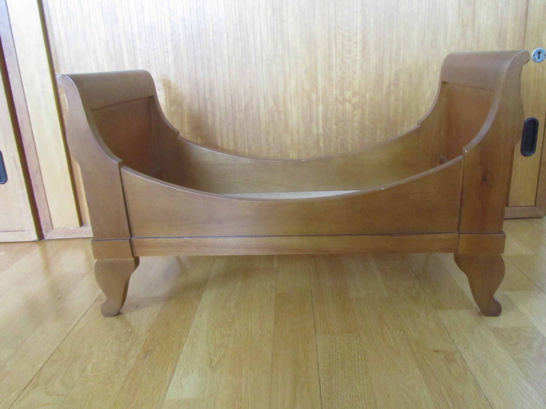 Giocattoli: Biedermeier - Puppenbett / Möbelmodell – Usato da Seengen venduto da mikelele