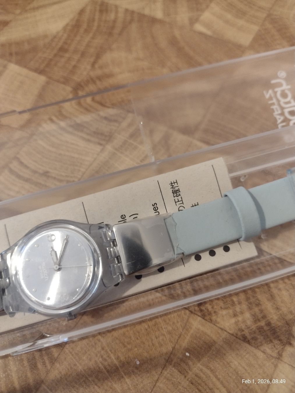 Swatch Orologi: Like New Swatch Watch: Silver & Blue Details – Usato da Zürich venduto da TrainLine 5