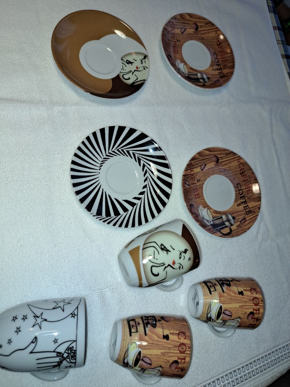 Tazze: 4er Set Espressotassen mit Unterteller, Master. Neu. – Nuovo (secondo la descrizione) da Kölliken venduto da Upcycling-by-Mc-TAM 6