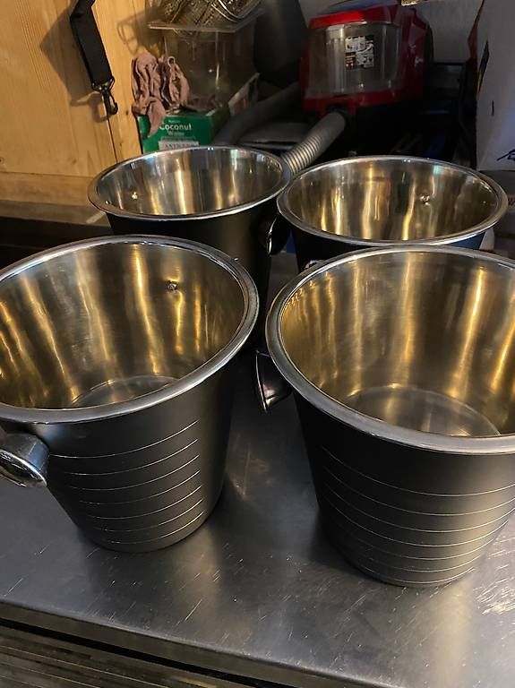 Altro: 4x Seaux à champagne et 4 x active coller – Usato da Martigny venduto da seater 1