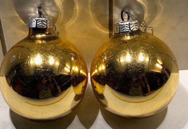 Tutte le decorazioni: Duo ältere, goldfarbene Weihnachtskugeln – Usato da Gossau/ZH venduto da amazonas66 1