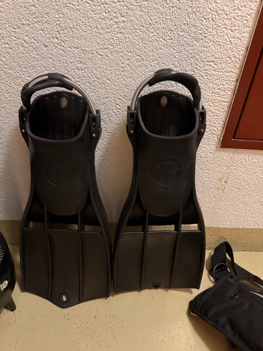 Mares Tauchanzüge: Tauchausrüstung Mares Jacket mit Flossen und Kompass – Gebraucht aus Bühler von ina_dfv6 3