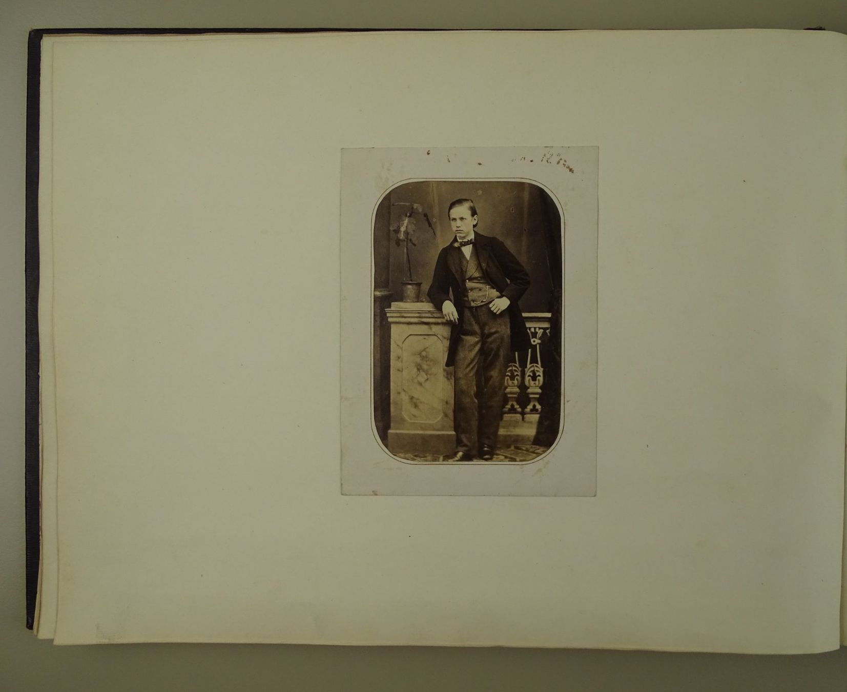 Libri: FREUNDSCHAFTSALBUM UM 1865 – Usato da Grüningen venduto da Kartensammler 6