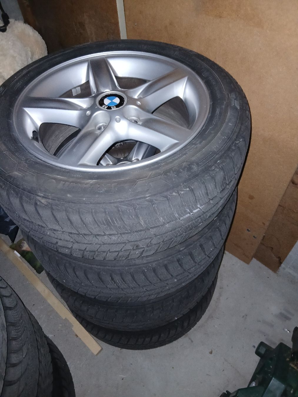 BMW Felgen: BMW 325Xi E46 Felgen mit Winterpneu. – Gebraucht aus Gähwil von stilli11 1