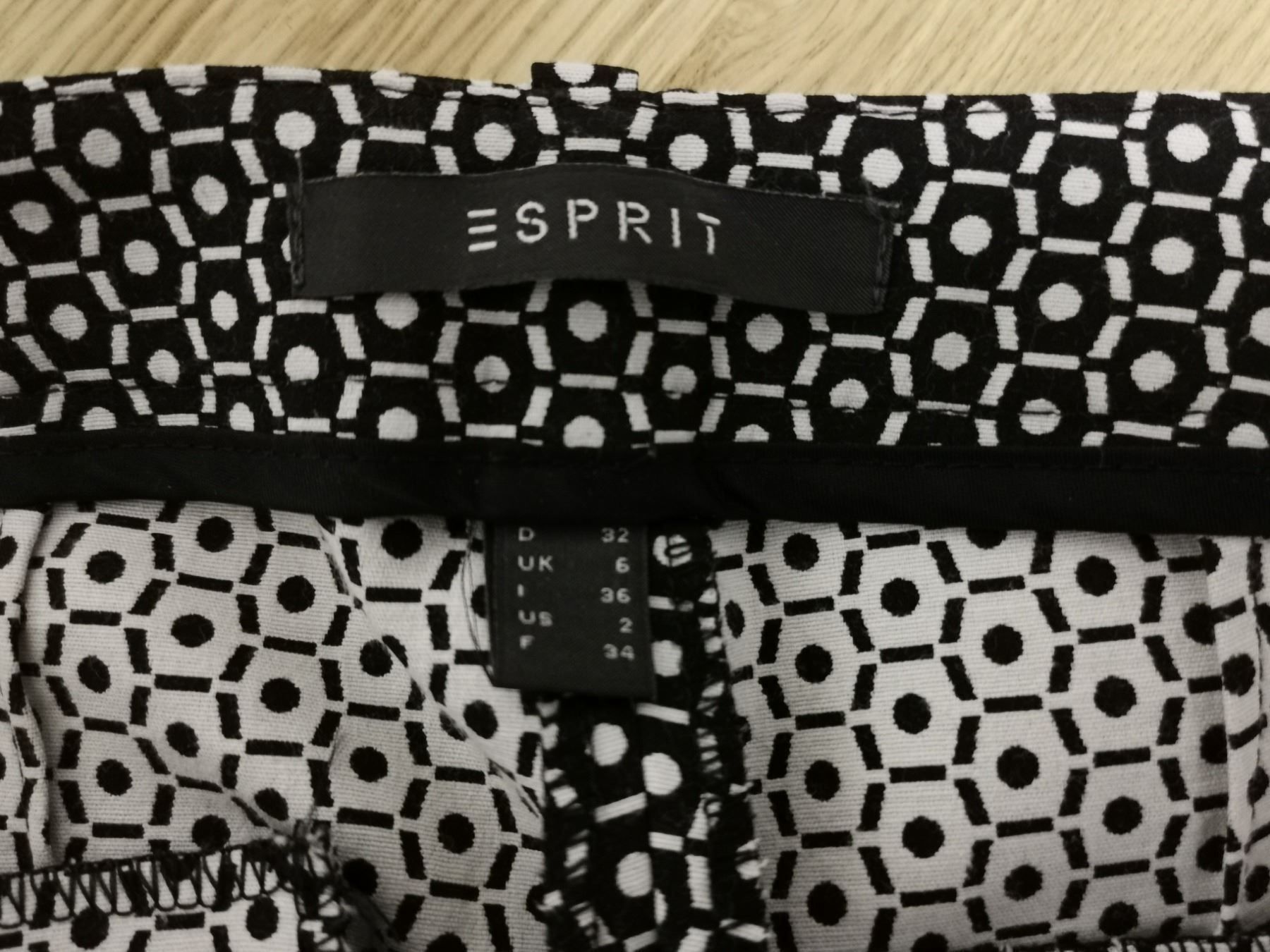 Esprit Pantaloni: Pantalon noir blanc ESPRIT comme neuf – Nuovo (secondo la descrizione) da Satigny venduto da Helene2014 3