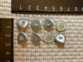 8 Knöpfe mit Strass