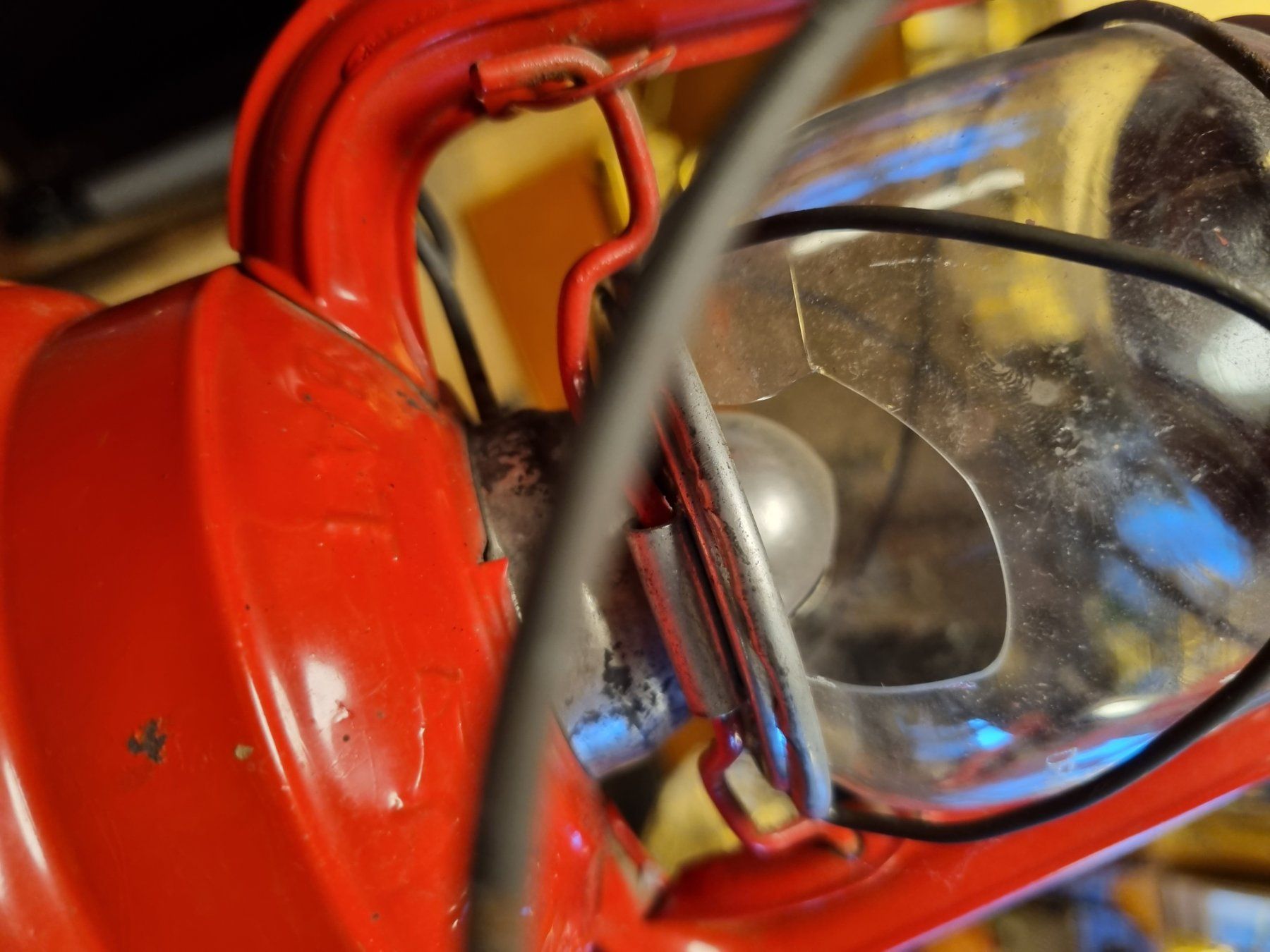 Lampade: Petroleumlaterne BAT DDR, rot – Difettoso da Scharnachtal venduto da devin03 4
