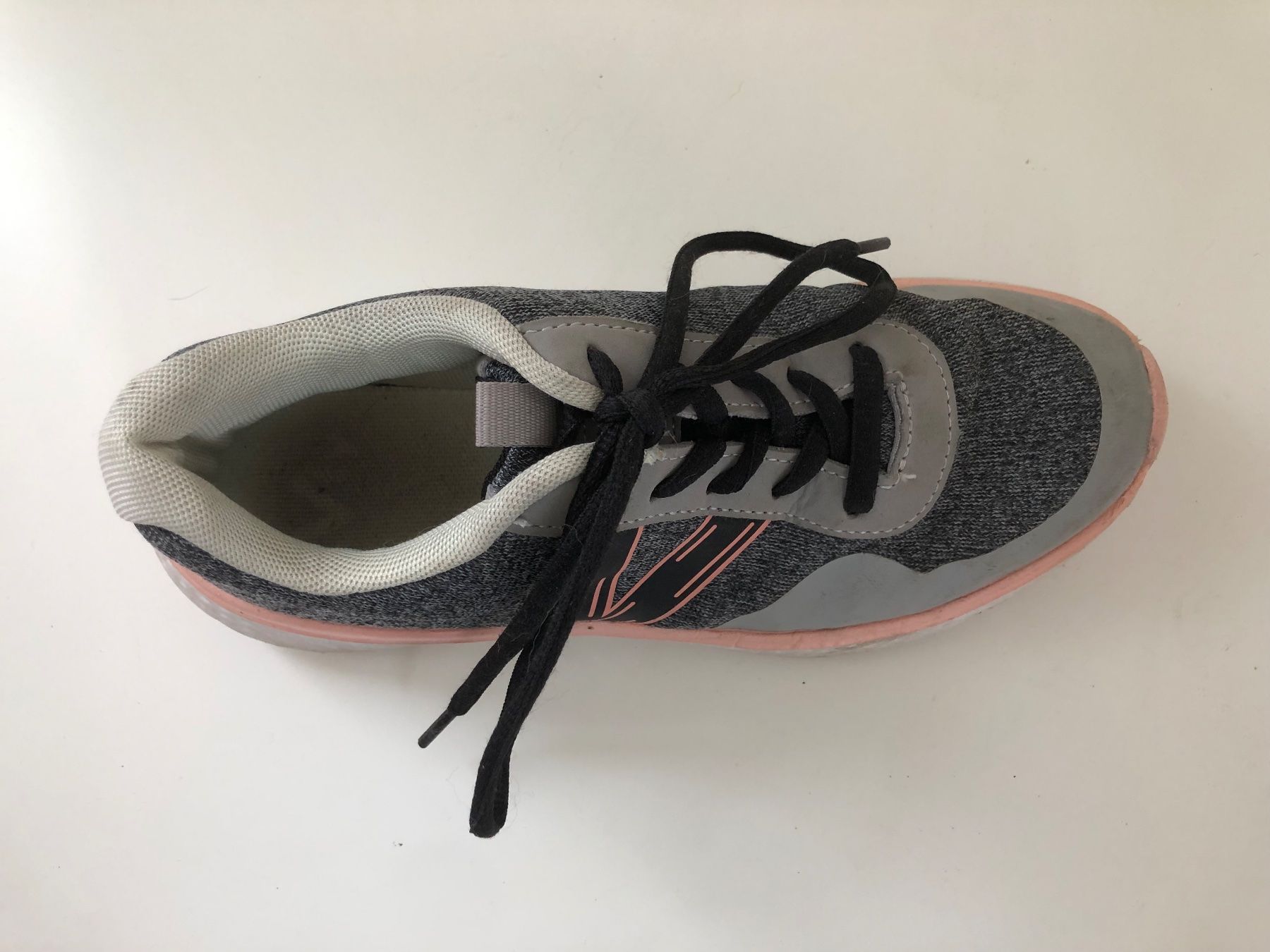 Schuhe für Mädchen: Vty Sneaker, Grösse EUR 36 – Gebraucht aus Wettingen von Chnoelleli 4