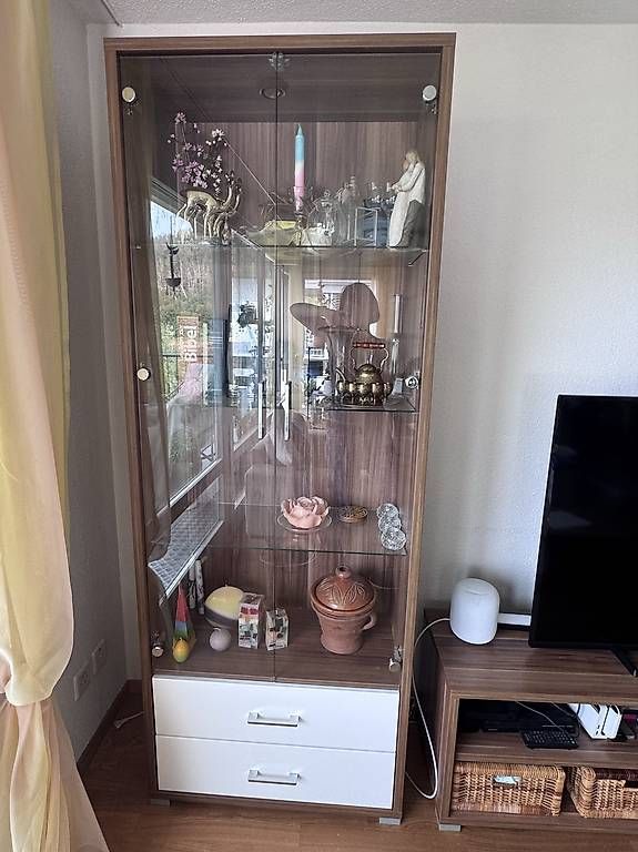 Vitrines: Wohnwand / Vitrine/ TV-Möbel – D'occasion à Hondrich par Lejlana 3