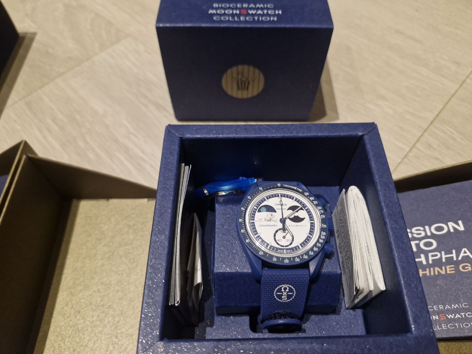 Swatch Orologi: Swatch Moonshine gold – Nuovo e nell'imballaggio originale da Chapelle sur Moudon venduto da bobbylatruffe 6