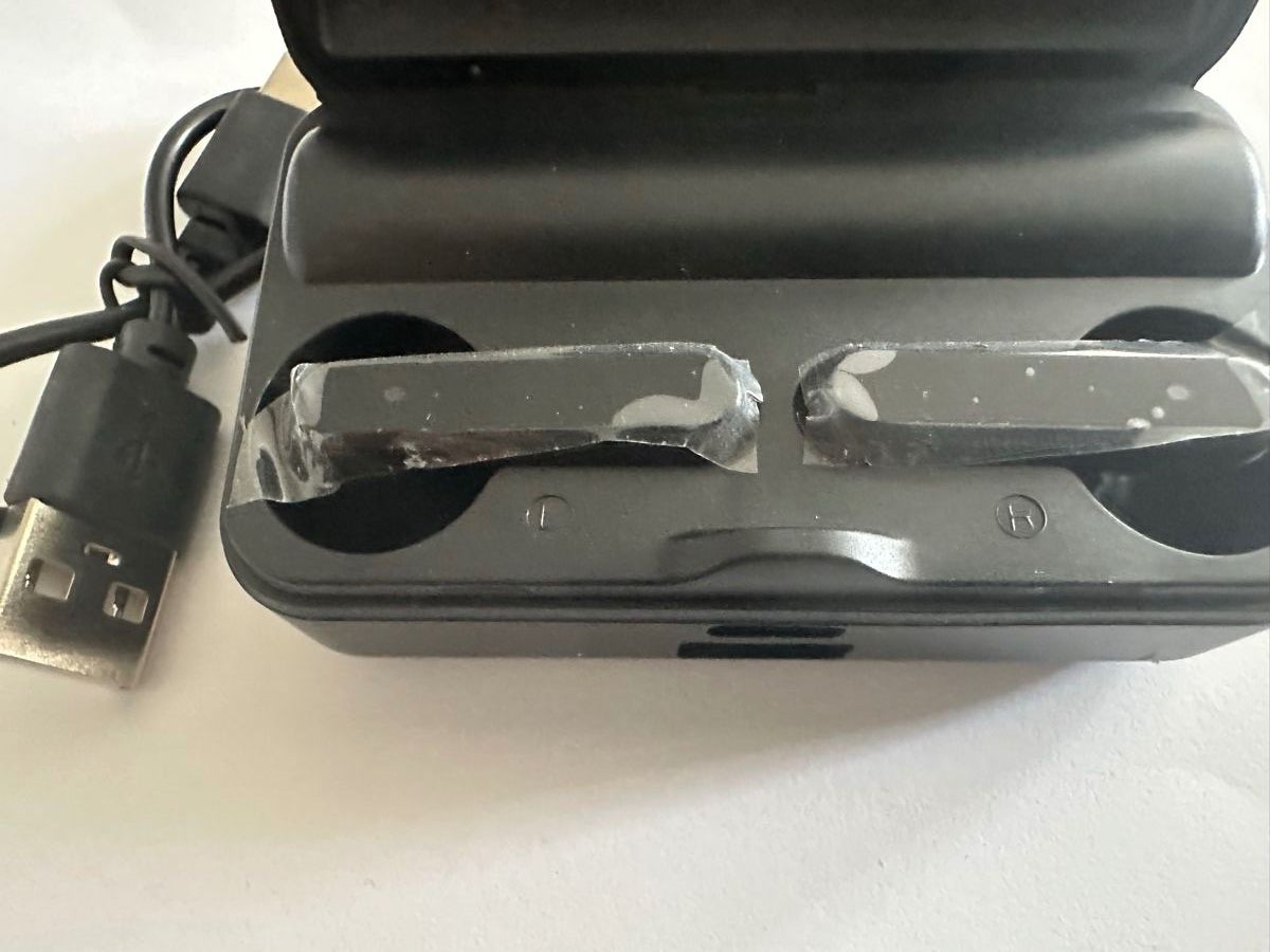 Cuffie: Bluetooth Kopfhörer mit Ladecase schwarz – Nuovo e nell'imballaggio originale da Kloten venduto da digi-Galaxy 2