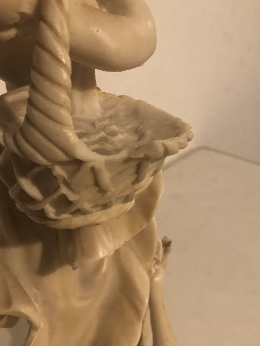 Figuren: Figur einer Dame mit Korb, Vintage, ca. 25cm – Defekt aus Arbon von Wladimir1 2