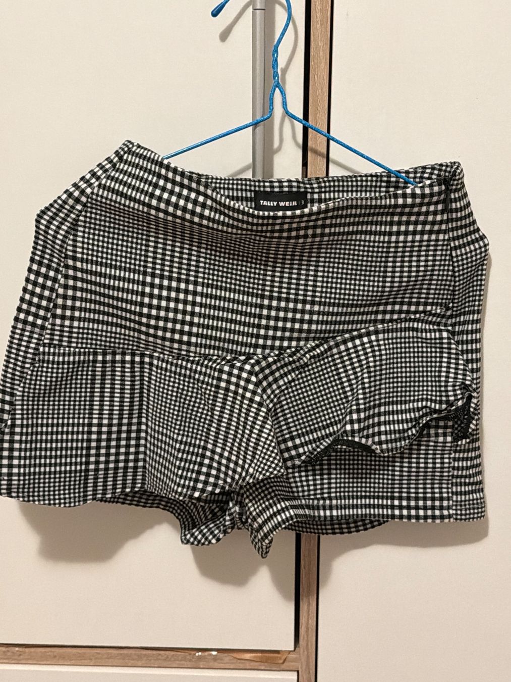 Tally Weijl Pantaloni: Short für Mädchen große 36 – Usato da Dällikon venduto da YOTECH