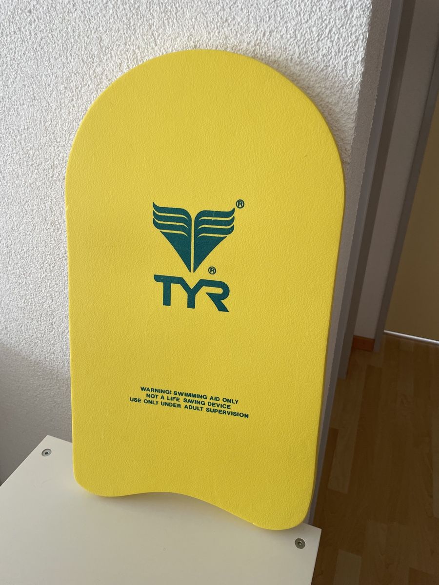 Tavole da surf e di nuoto: Schwimmbrett -TYR – Nuovo (secondo la descrizione) da Wald ZH venduto da lauren.schuepbach