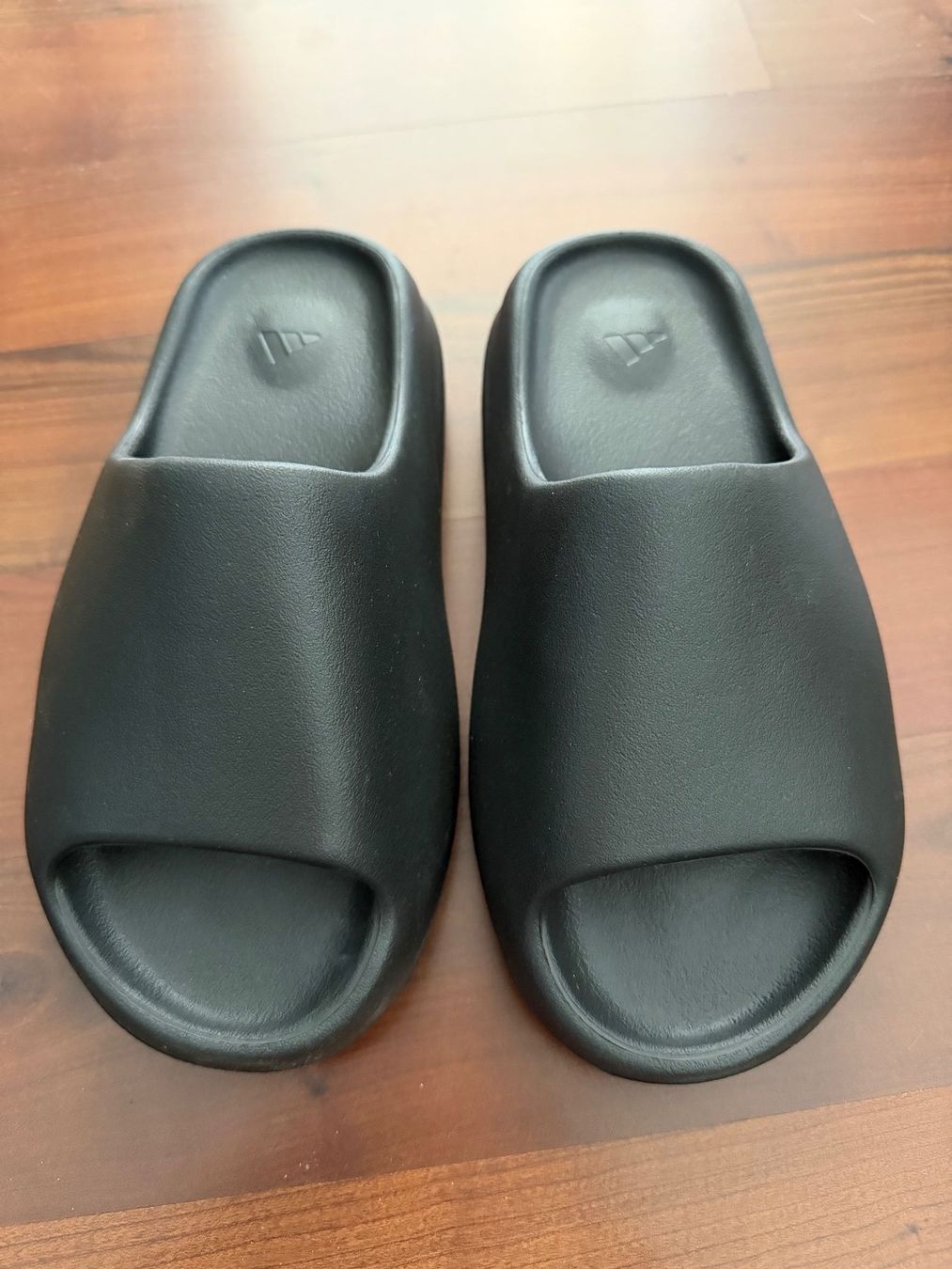 Scarpe da uomo: Yeezy Slide Onyx – Nuovo e nell'imballaggio originale da Grabs venduto da Alvin13 1