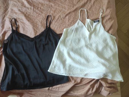 2x Damen Tops Schwarz Weiss mit Spitze Marke 