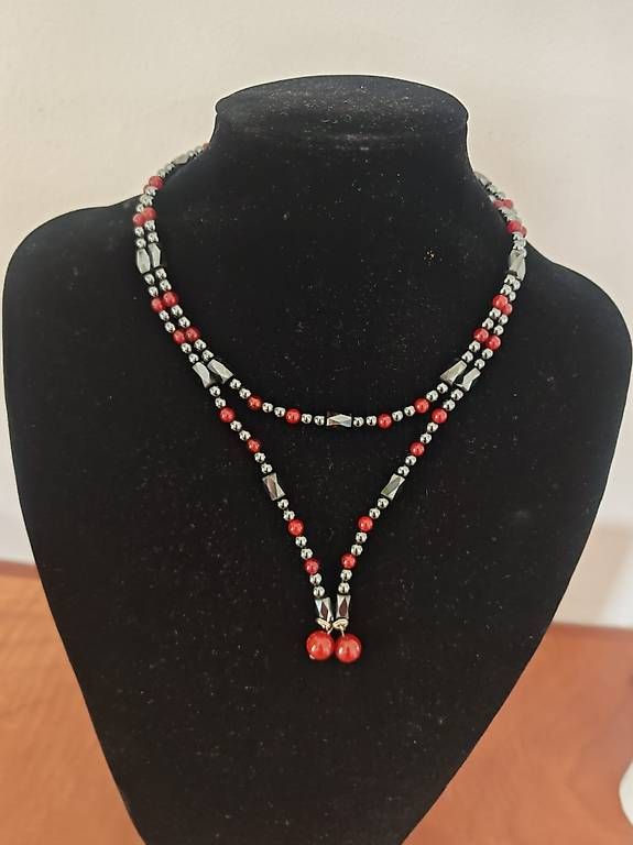 Ketten: Magnifique collier transformable (Perles rouges & Hématite) – Gebraucht aus Saxon von 363_tl2c 1