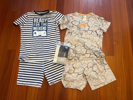 Lot de pyjama et sous-vêtements (neufs)