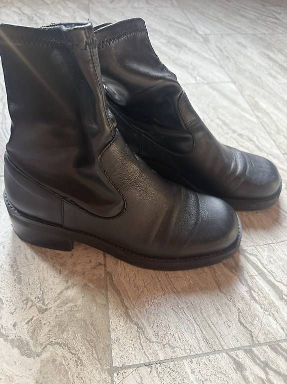 Herrenschuhe: E8 Miista square toe black boot EUR 40 – Gebraucht aus Zürich von Aes_1290 1