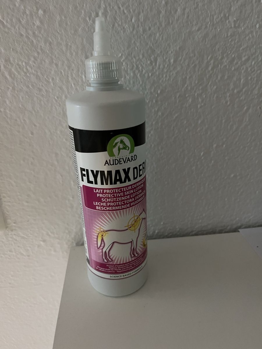 Brides, licols: Fliegenschutz Pferde  Flymax – D'occasion à Berikon par Dusche
