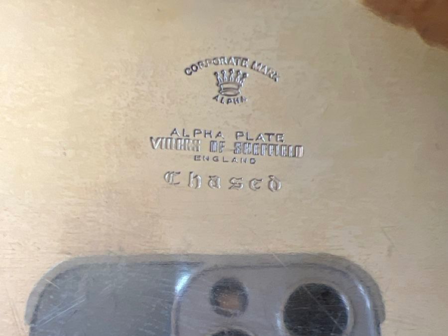 Piatti di portata: Antikes Servierteller "Alpha Plate" England, silver plated – Usato da Bolligen venduto da Solina12 3