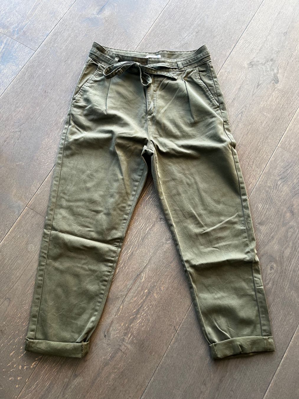 Esprit Hosen: Pantalon kaki EDC taille 36 – Gebraucht aus Develier von lili_1