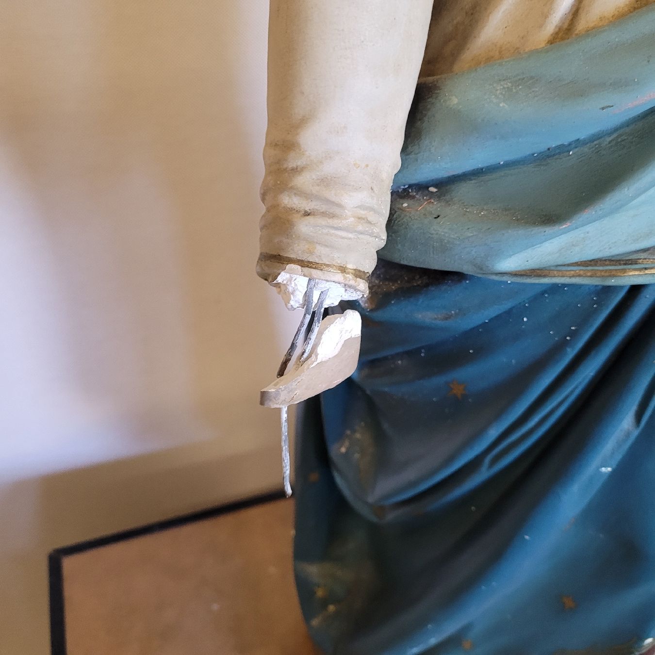 Statuette: antike figur statue maria – Usato da Reichenburg venduto da AK_78 4