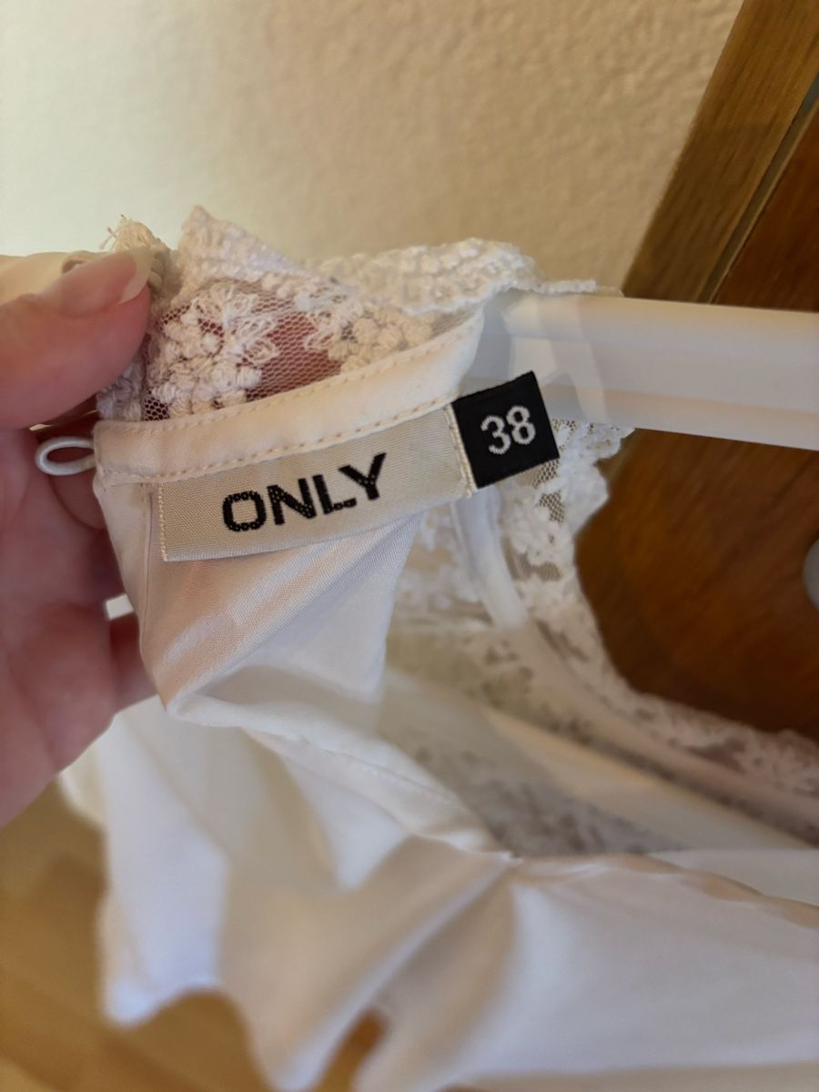 Only Top: Weisses ONLY Top mit Spitze, Grösse 38, Sommerbluse – Usato da Dielsdorf venduto da zumba93 2