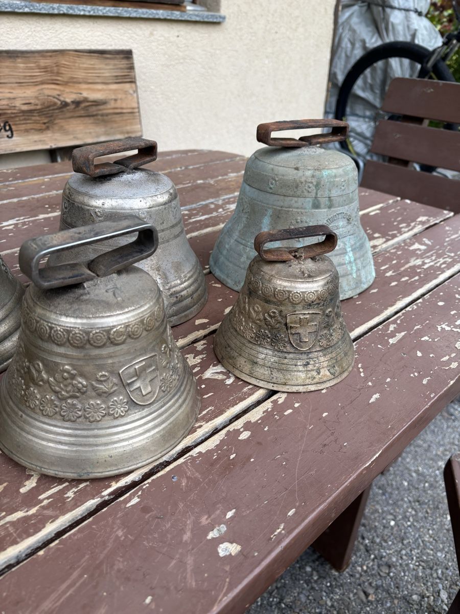Cloches & sonnailles: 6 Glocken – D'occasion à Schangnau par Roseggli82 1