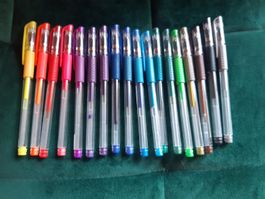 Viele Gel Stifte mit und ohne Glitzer