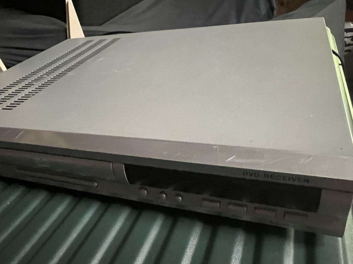 Lettore multimediale & Streamer: Red Star DVD Receiver System 2005N – Usato da Kriens venduto da Clevero 2