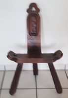 Spanischer Vintage Holz Dreibein Stuhl