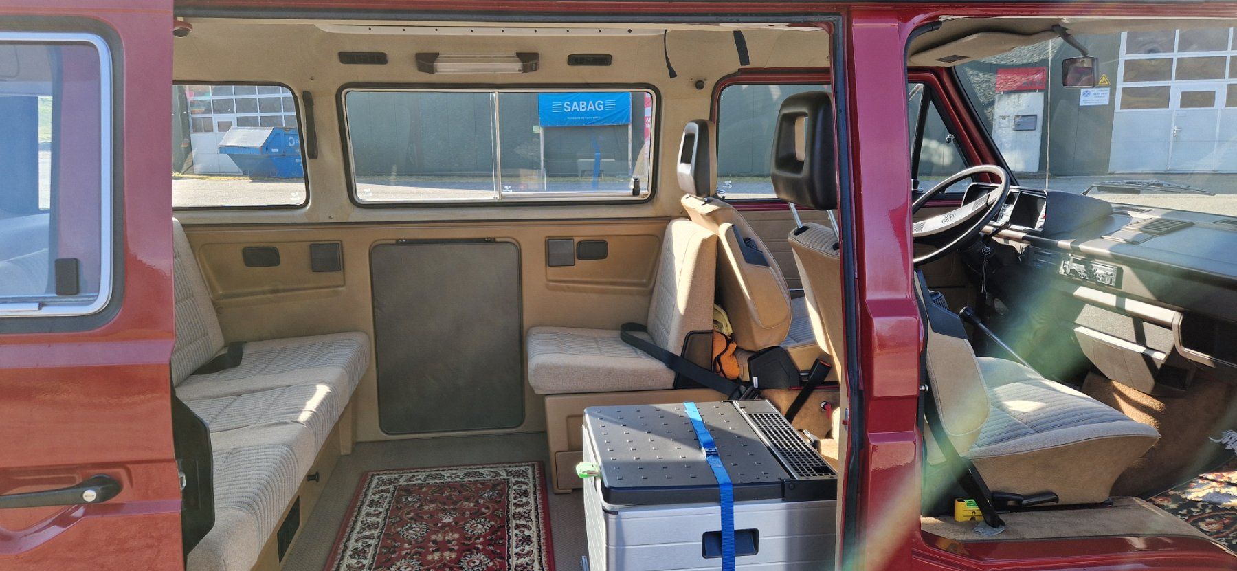 VW Véhicules de camping: VW T3 Multivan mit Aufstelldach und Campinganhänger – D'occasion à Wölflinswil par VAG-DRIVER 3