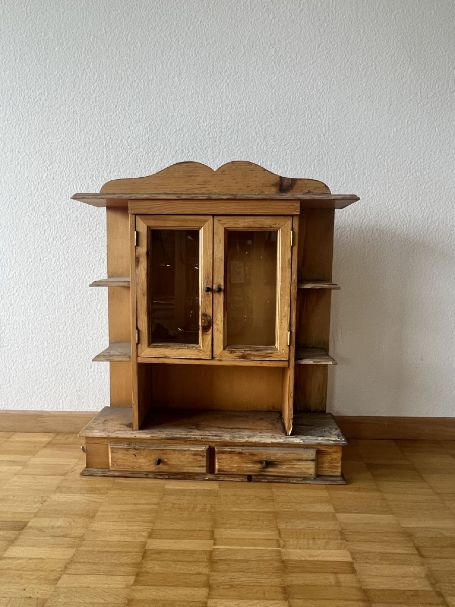 Vetrine: Rustikaler Hängeschrank vintage holz – Usato da Zürich venduto da Vomi63