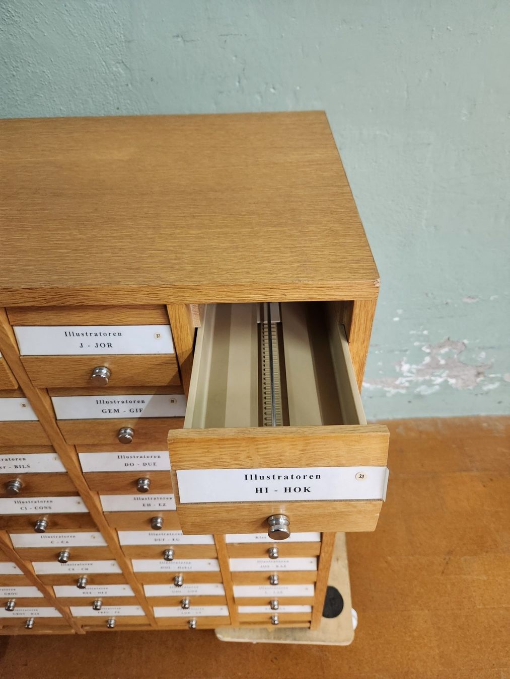 Cassettiere: Vintage Schubladenmöbel – Usato da Lichtensteig venduto da Usedinstorecom 4