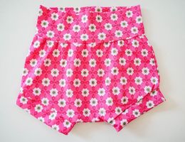 Pink Kurze Hose mit Blumen 110/116 NEU