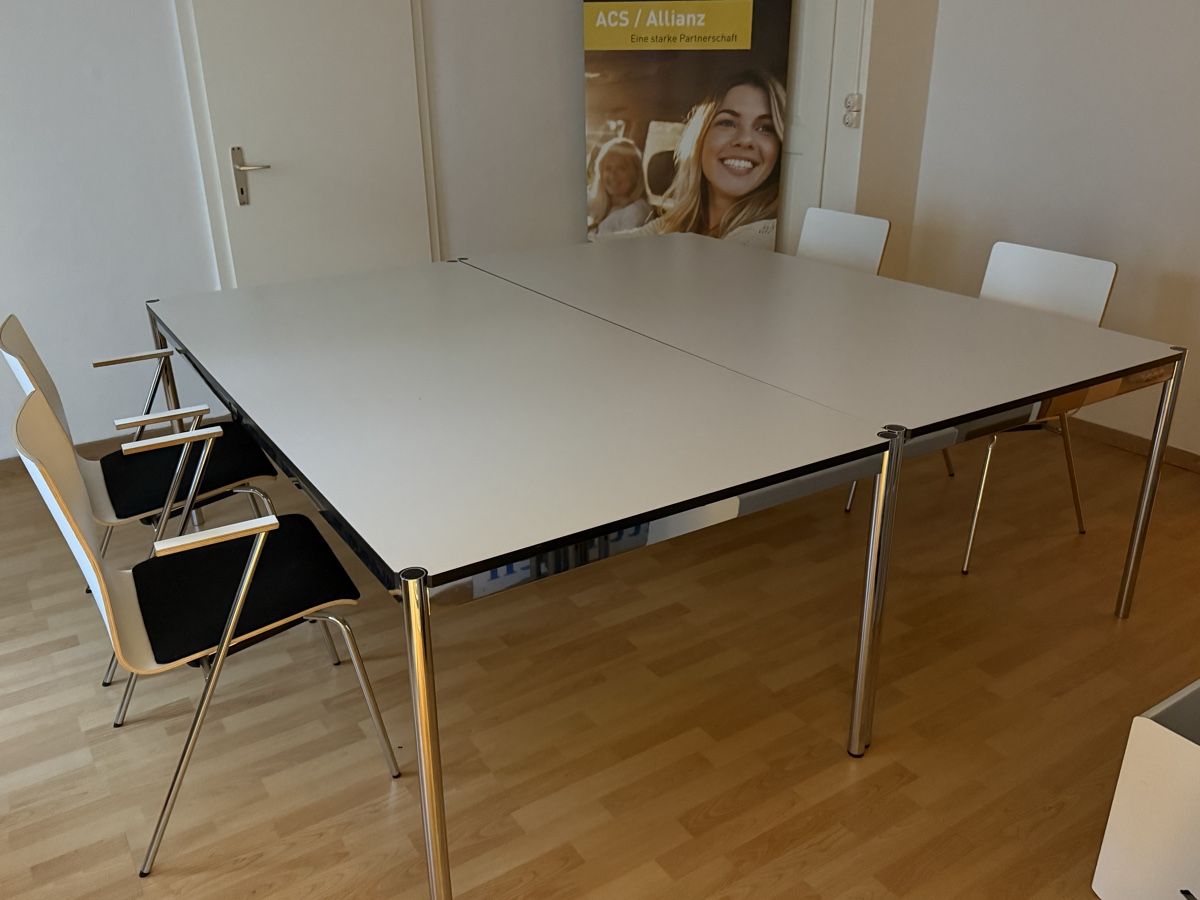 Set di tavolo e panche: Büroinventar zu verkaufen – Usato da Romanshorn venduto da B.abduli 9