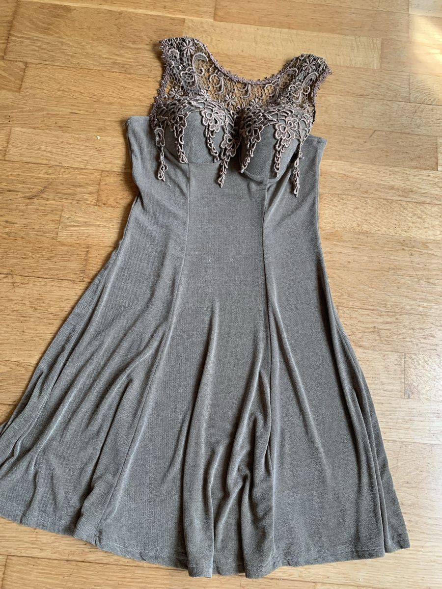 Vestiti: Kleid Spitzendetail Grösse XS -S neu – Usato da Sempach venduto da katzaana3