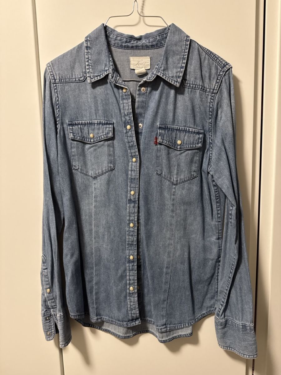 Levi's Chemisiers: Levis Jeans Hemd Gr. S – D'occasion à Wiesendangen par yoana00