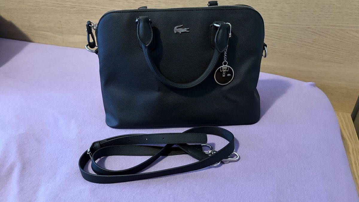 Lacoste Taschen für Damen: Schwarze Lacoste Tasche  – Gebraucht aus Zürich von tan_kzb8 2