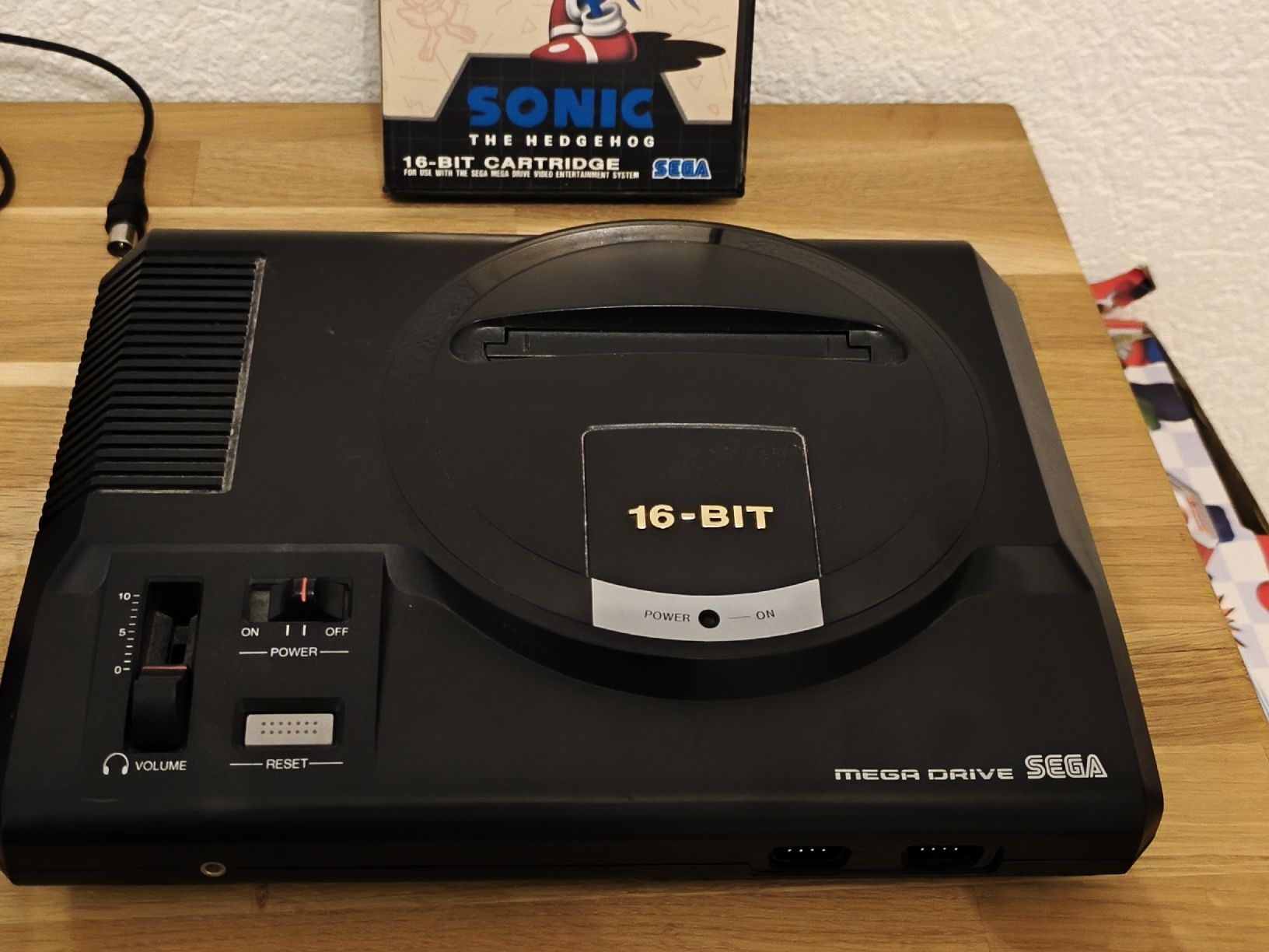 Sega Console: Console Sega Mega Drive 1 genesis - sonic + manette – Usato da Conthey venduto da Th3gr4yf0x 1